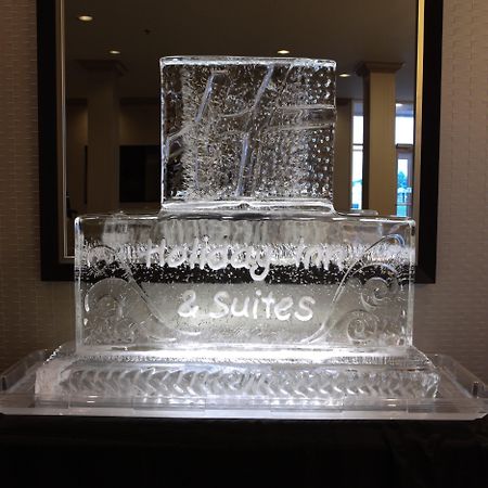 Doubletree By Hilton Pointe Claire Montreal Airport West Hotel Exterior photo