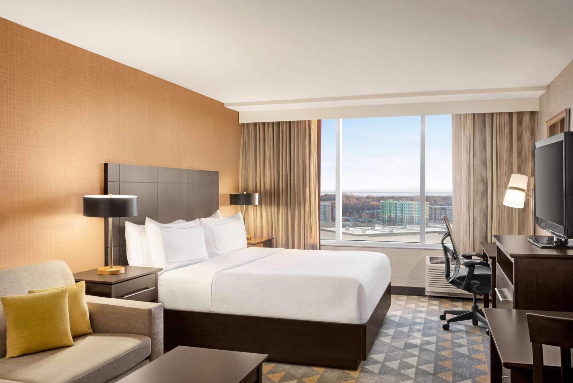 Doubletree By Hilton Pointe Claire Montreal Airport West Hotel Exterior photo